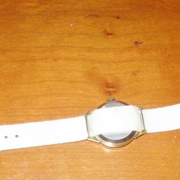 Vintage Love is... Kim Casali Watch Gretchen and Dave Figures White Cloth Strap - Picture 12 of 12